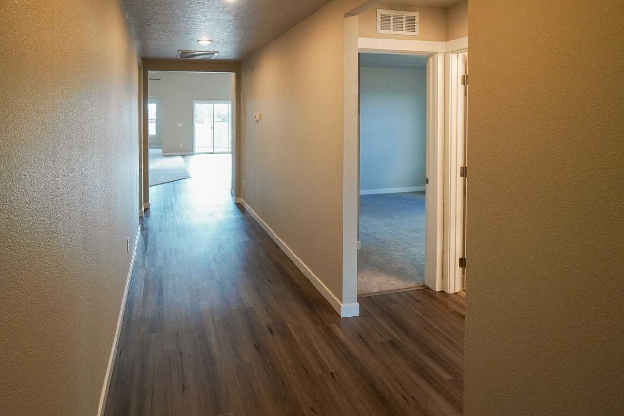 2814 N Cherry Grove Way #1 - Photo 3 of 32