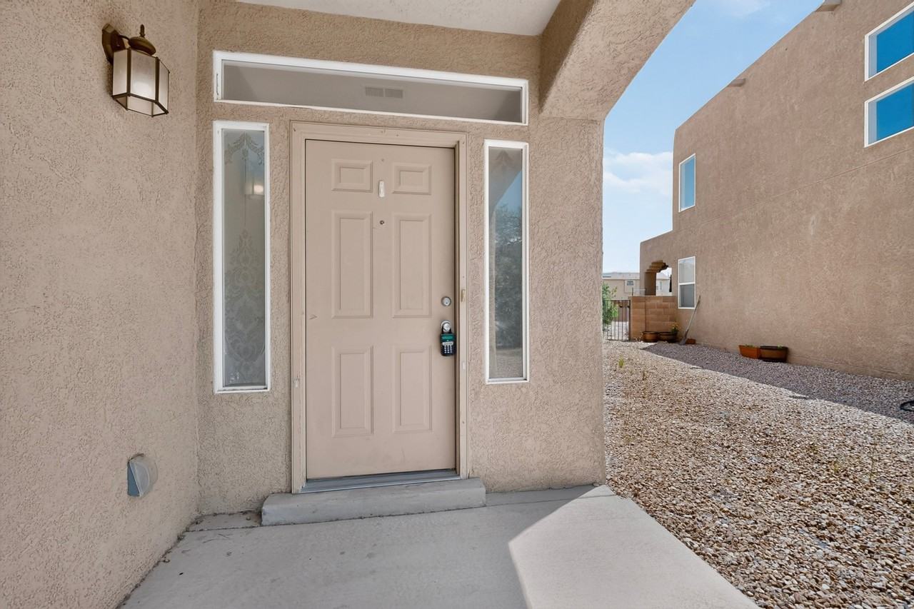 6512 Los Pueblos Pl Nw #1 - Photo 4 of 42