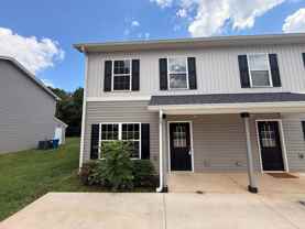 !! GET $100 OFF !! 3BR 2.5BA Home w/ Updated Kitchen • Stainless Appliances • Assigned Parking in Salisbury - Photo 1 of 1