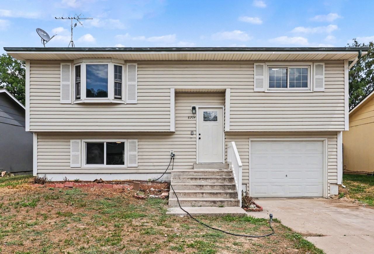 8204 Hallett Ct #1 - Photo 2 of 20