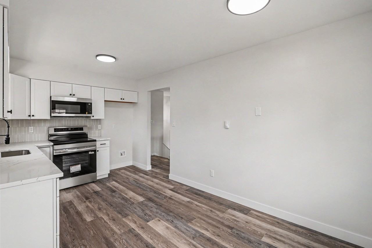 8204 Hallett Ct #1 - Photo 5 of 20