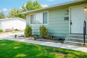 featured image of 2208 S Owyhee St #1