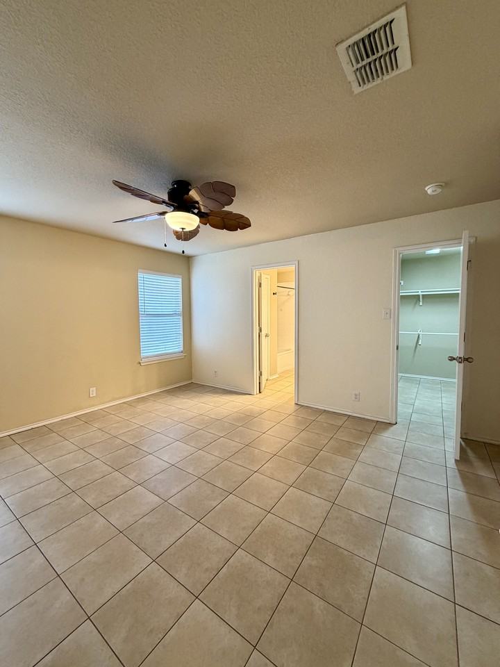 419 Dolly Dr #1 - Photo 7 of 29