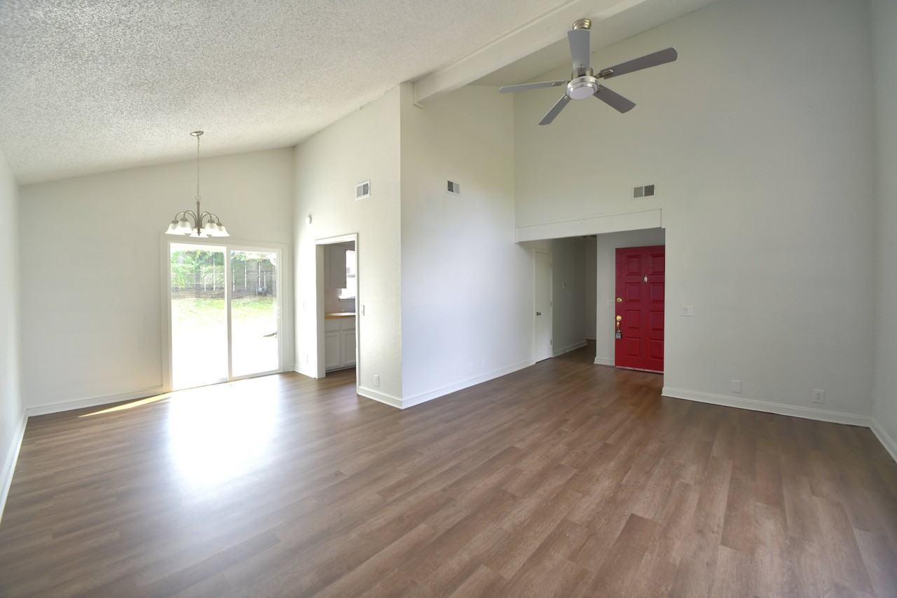 7114 E 98th St #1 - Photo 5 of 22
