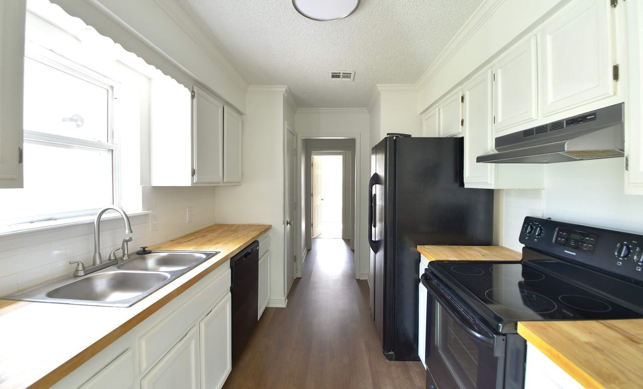 7114 E 98th St #1 - Photo 7 of 22