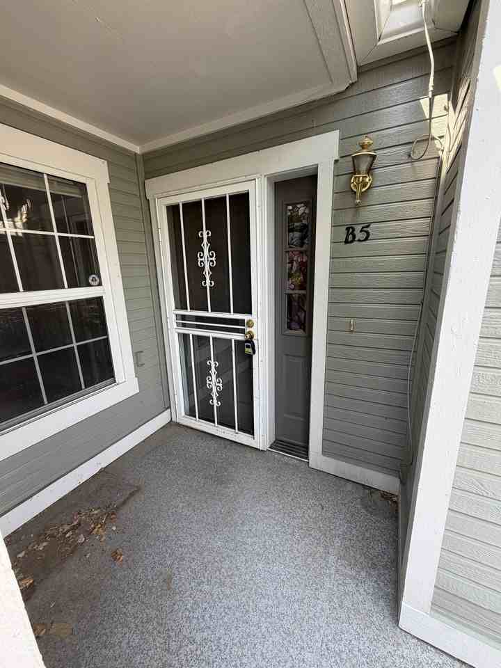 6775 S Ivy St #B5 - Photo 2 of 14