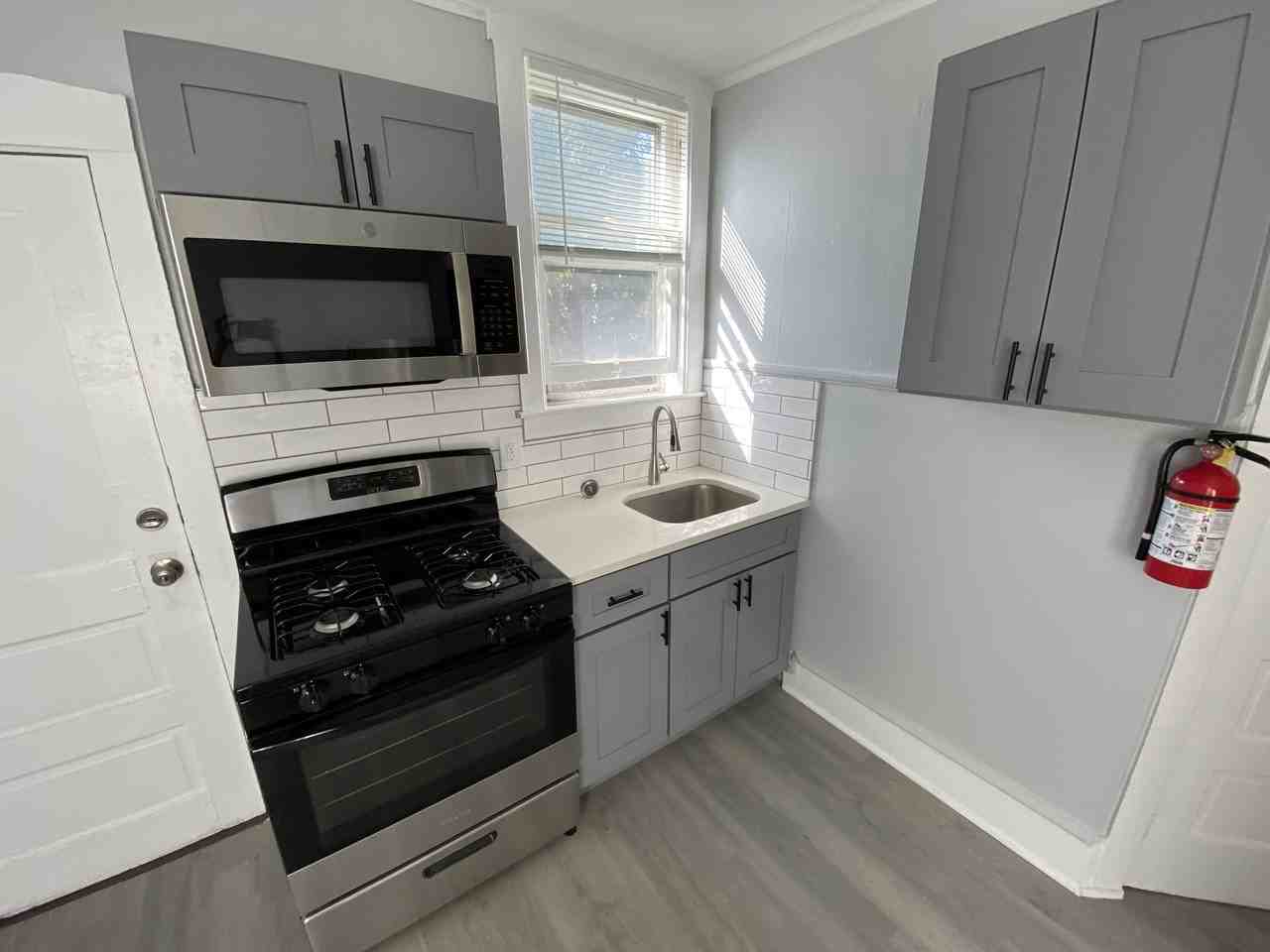 123 Chestnut Ave #A - Photo 7 of 15