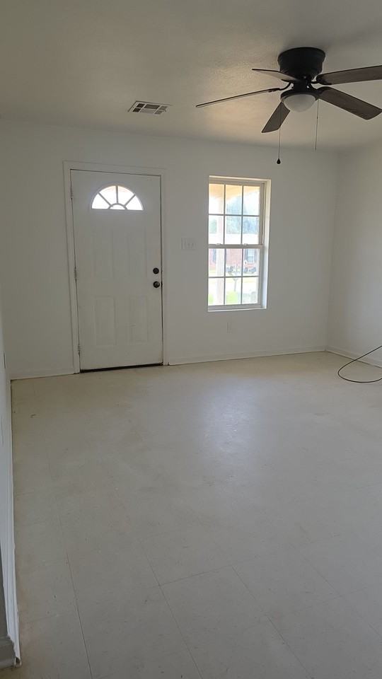 131 Greene Ln #131 - Photo 2 of 6