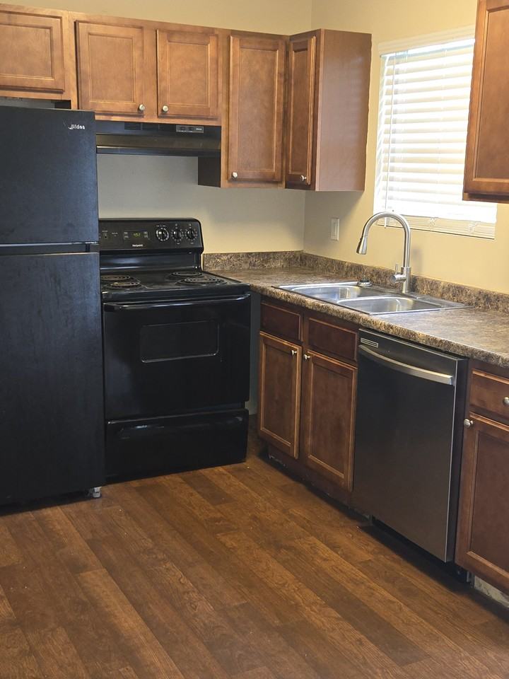 304 Hollingsworth Ave #HP - Photo 5 of 17