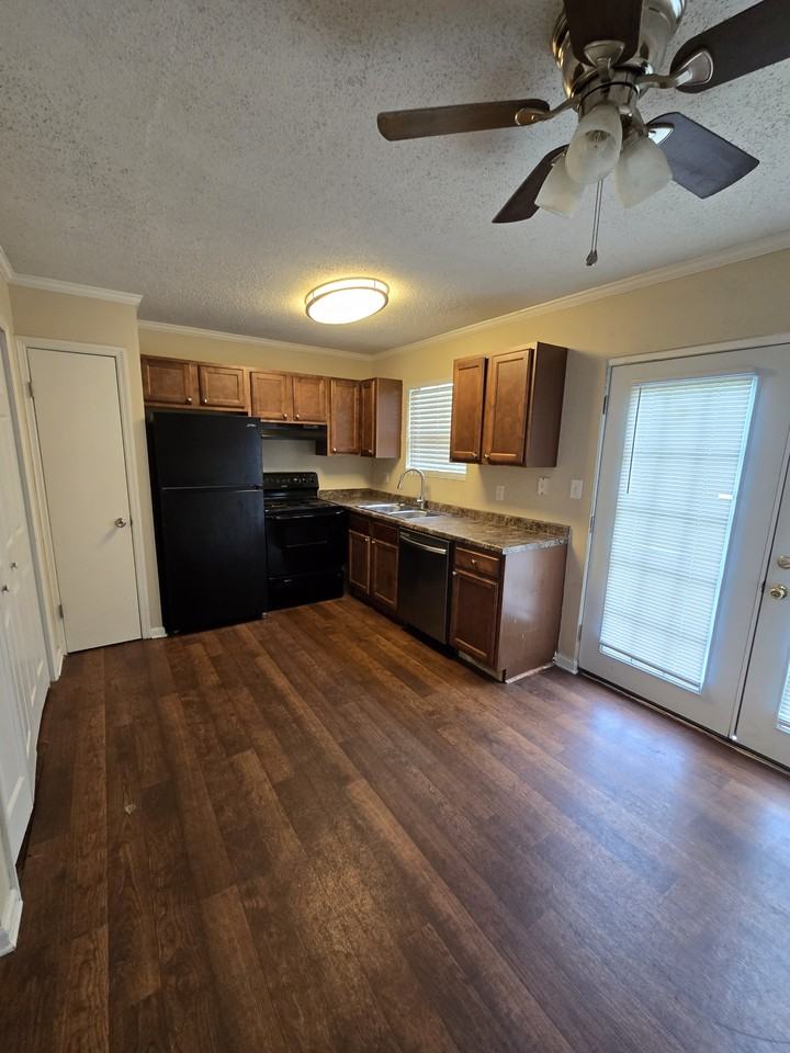 304 Hollingsworth Ave #HP - Photo 6 of 17