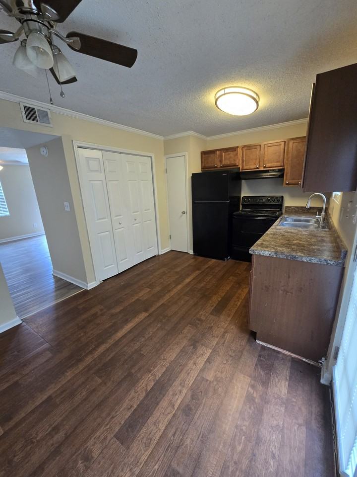 304 Hollingsworth Ave #HP - Photo 7 of 17