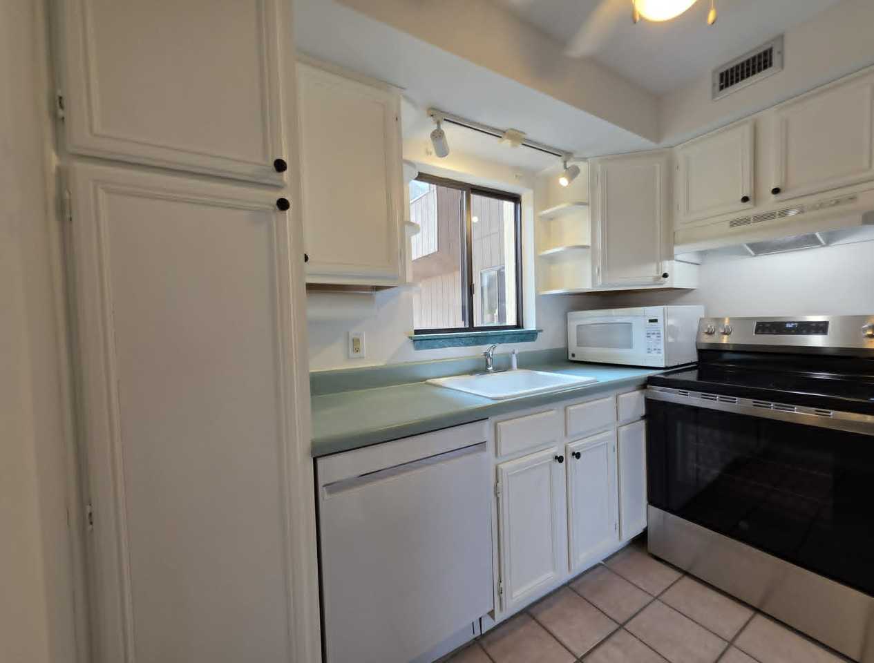 231 Canal Park Dr #1 - Photo 6 of 50