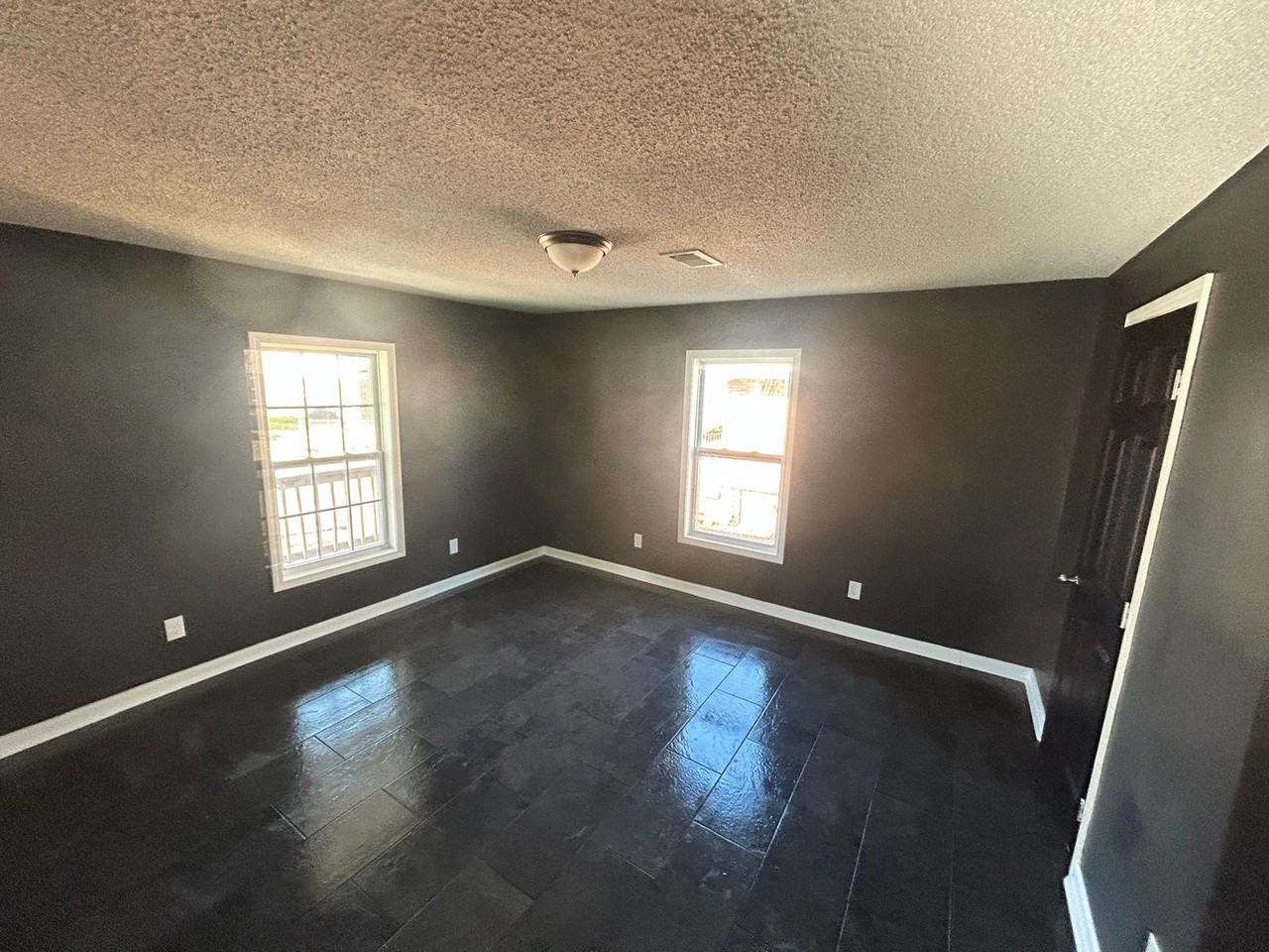 784 Hilton St #1 - Photo 3 of 11
