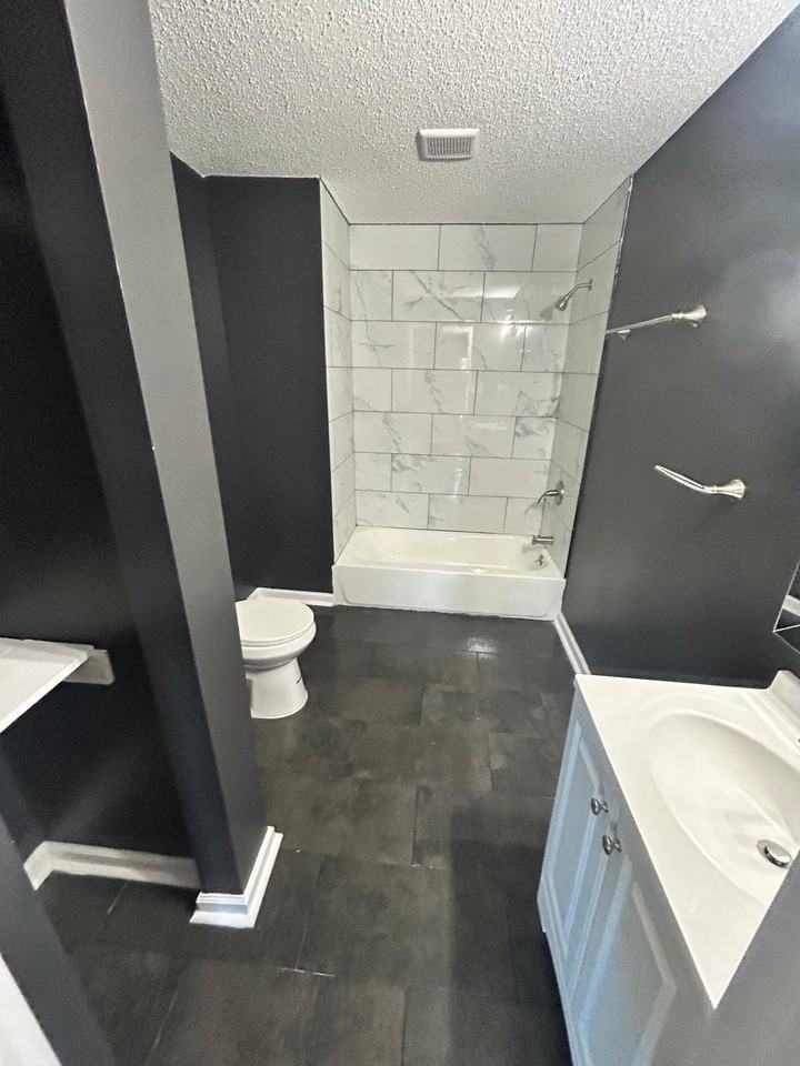 784 Hilton St #1 - Photo 4 of 11