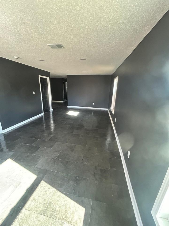 784 Hilton St #1 - Photo 5 of 11