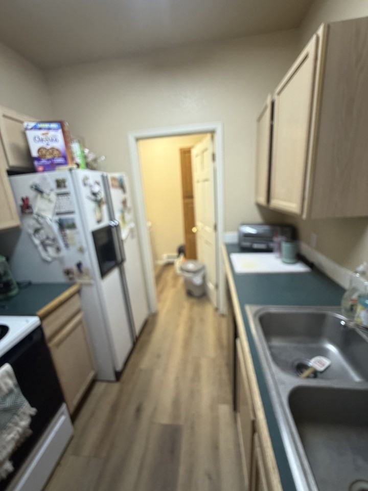 408 13th St #1 - Photo 4 of 12
