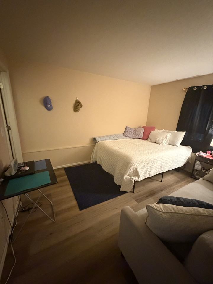 408 13th St #1 - Photo 5 of 12
