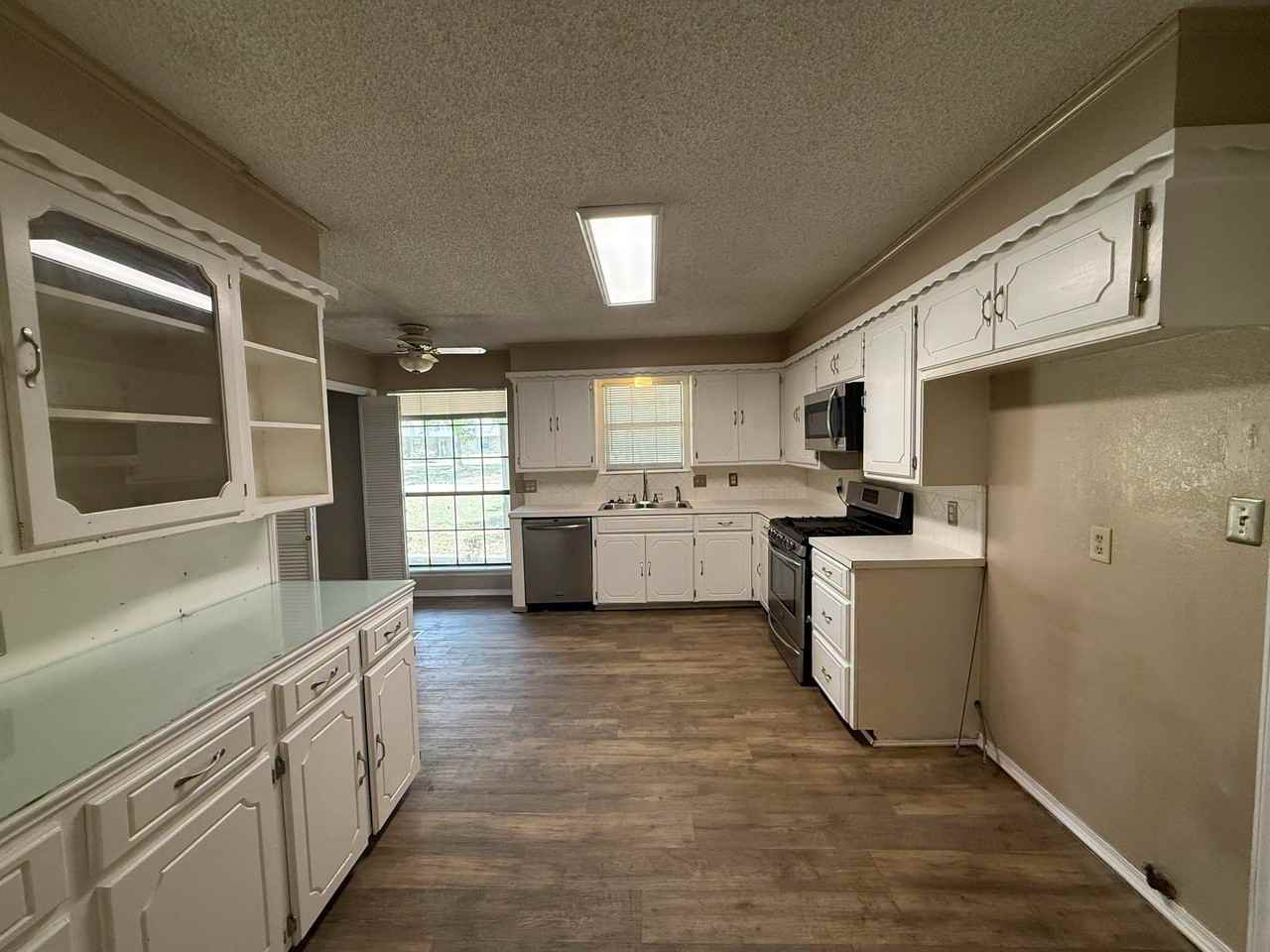2200 Hickory Dr #1 - Photo 2 of 16