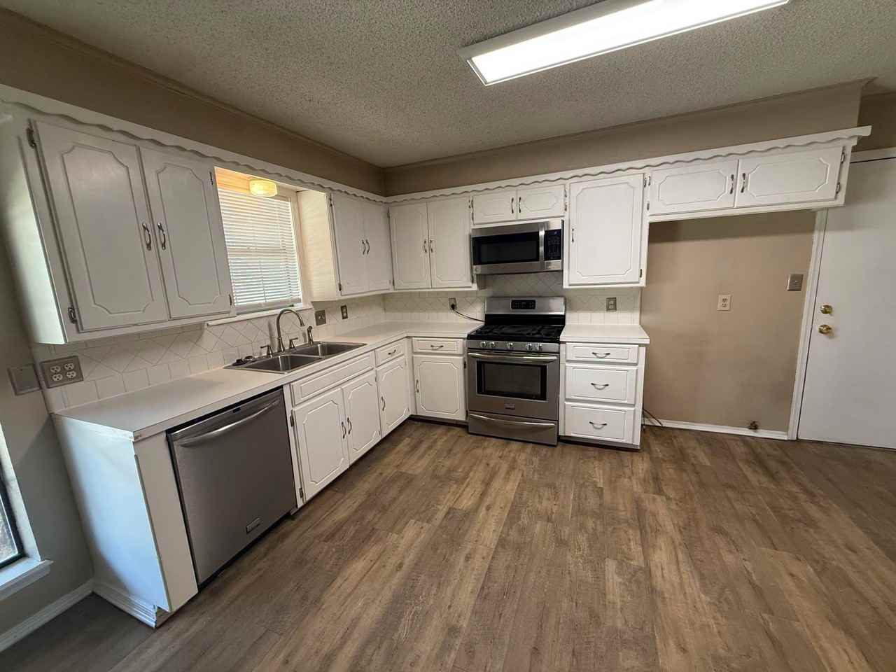 2200 Hickory Dr #1 - Photo 3 of 16