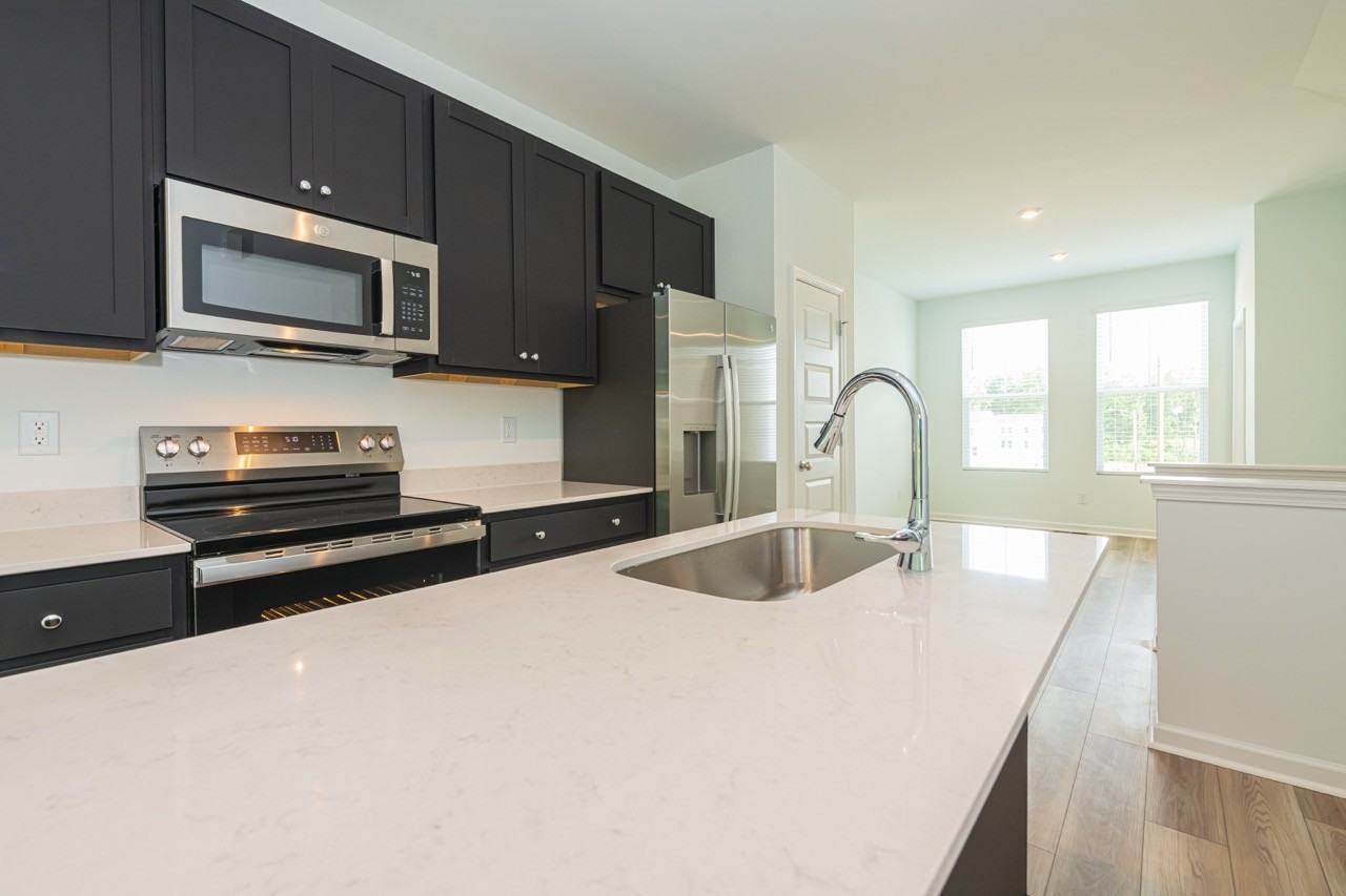 815 Freston Rd #1 - Photo 5 of 36