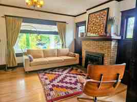 featured image of 5805 Ne 30th Ave #1