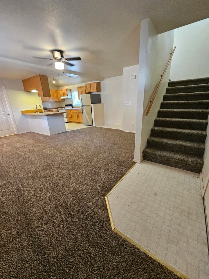 930 N 7th E #4 - Photo 3 of 22