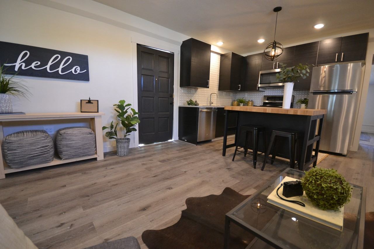 560 Sw Paiute St #1 - Photo 5 of 18