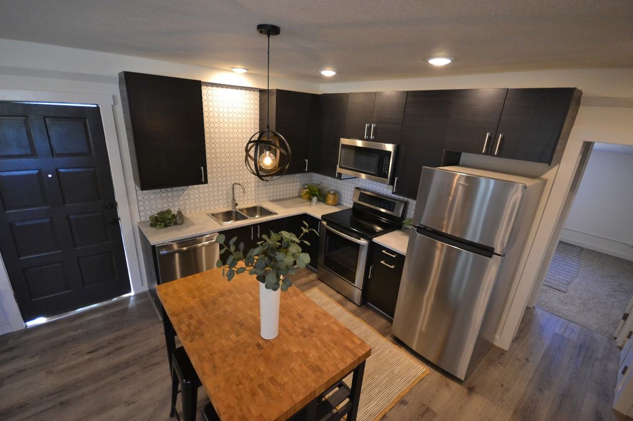 560 Sw Paiute St #1 - Photo 6 of 18