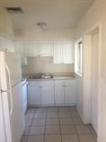 1615 W 7th St #10 - Photo 4 of 14