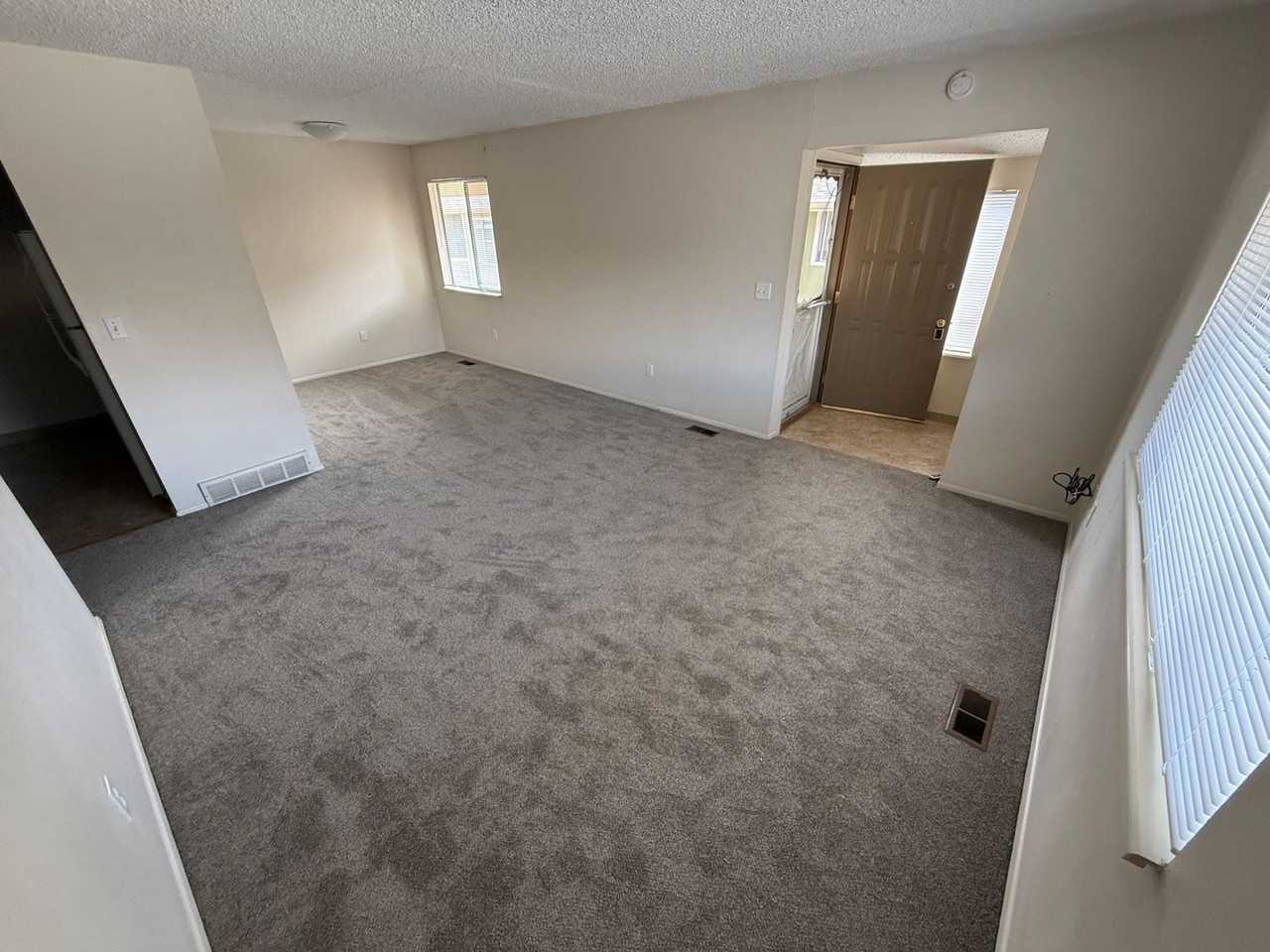1410 Crete Ct #F - Photo 2 of 9