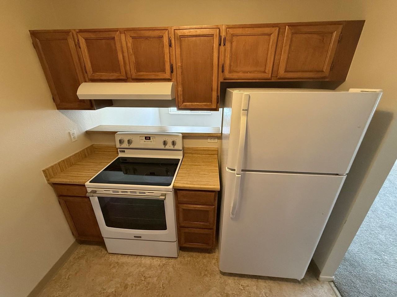 1410 Crete Ct #F - Photo 3 of 9