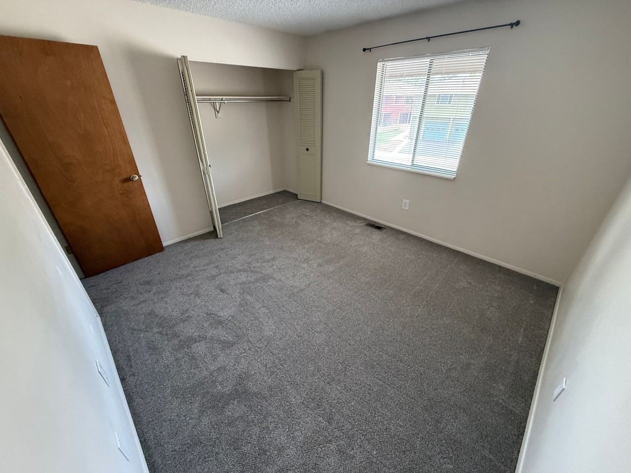 1410 Crete Ct #F - Photo 5 of 9