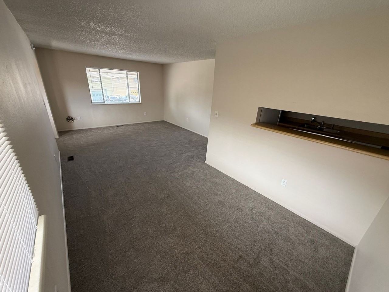 1410 Crete Ct #F - Photo 6 of 9