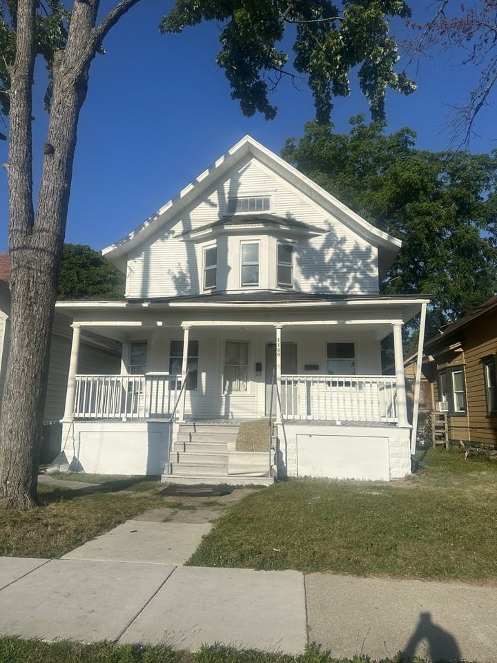 1160 Sanford St #2 - Photo 2 of 12