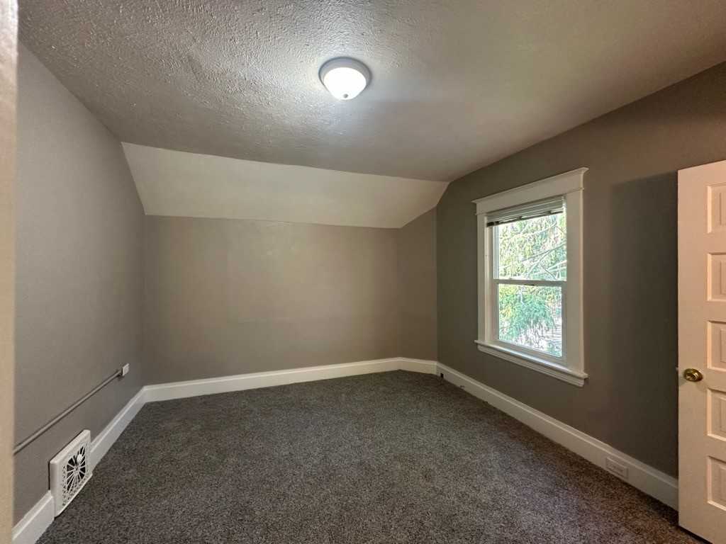 1160 Sanford St #2 - Photo 7 of 12