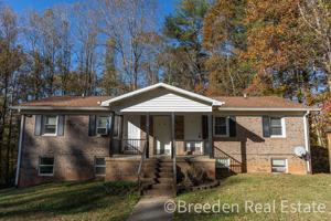 featured image of 1466 Kennedy Dr #F