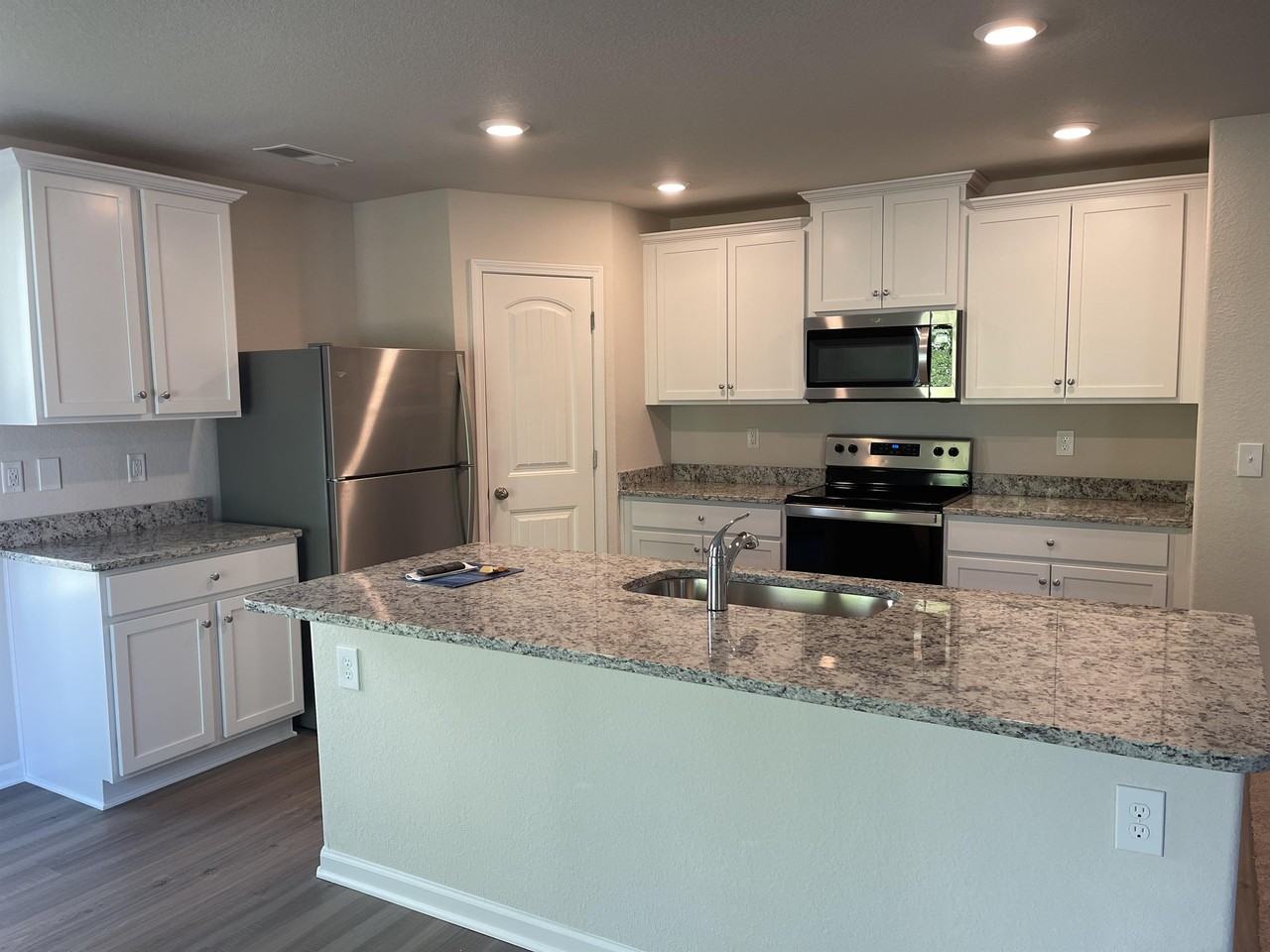 529 Hawley St #1 - Photo 5 of 15