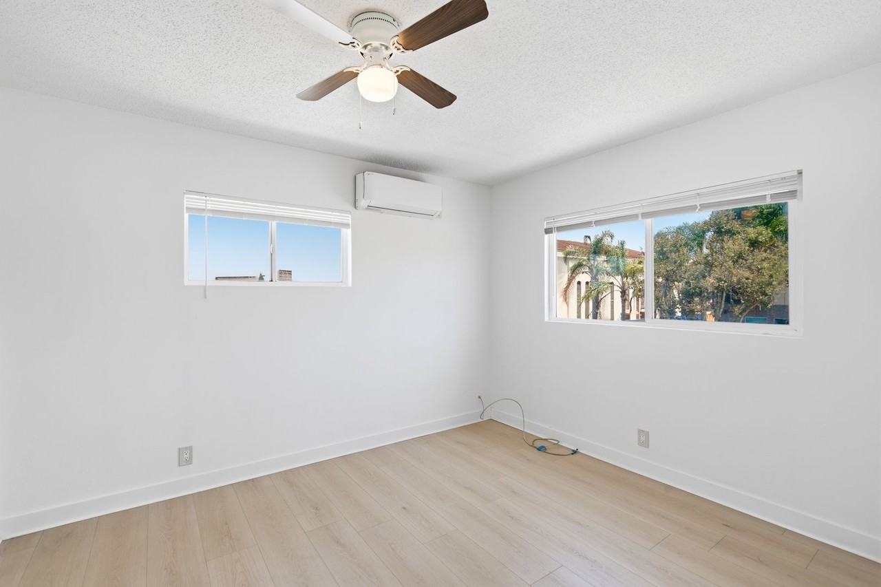 1805 W 80th St - Photo 6 of 10