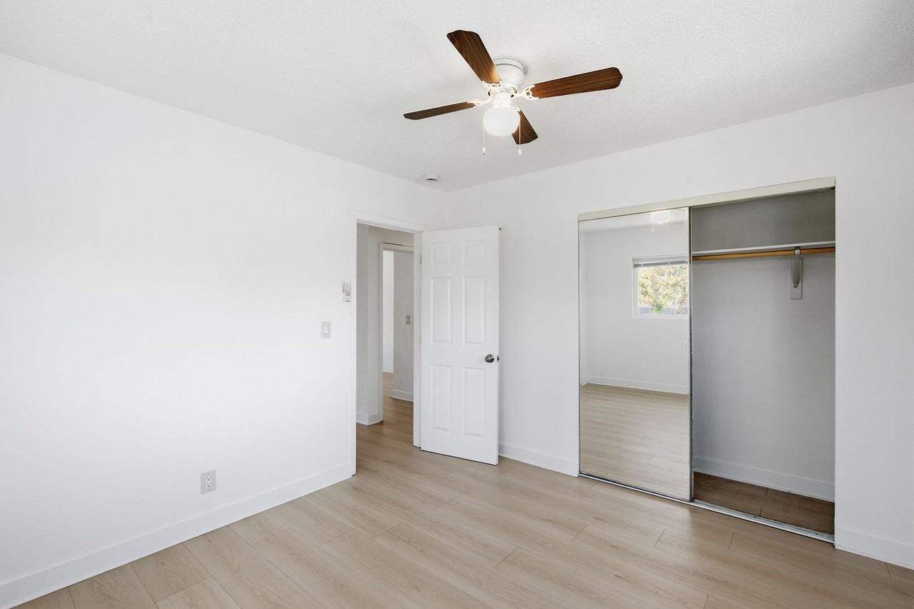 1805 W 80th St - Photo 7 of 10