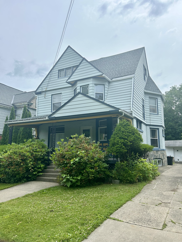 84 Chestnut St - Photo 2 of 30