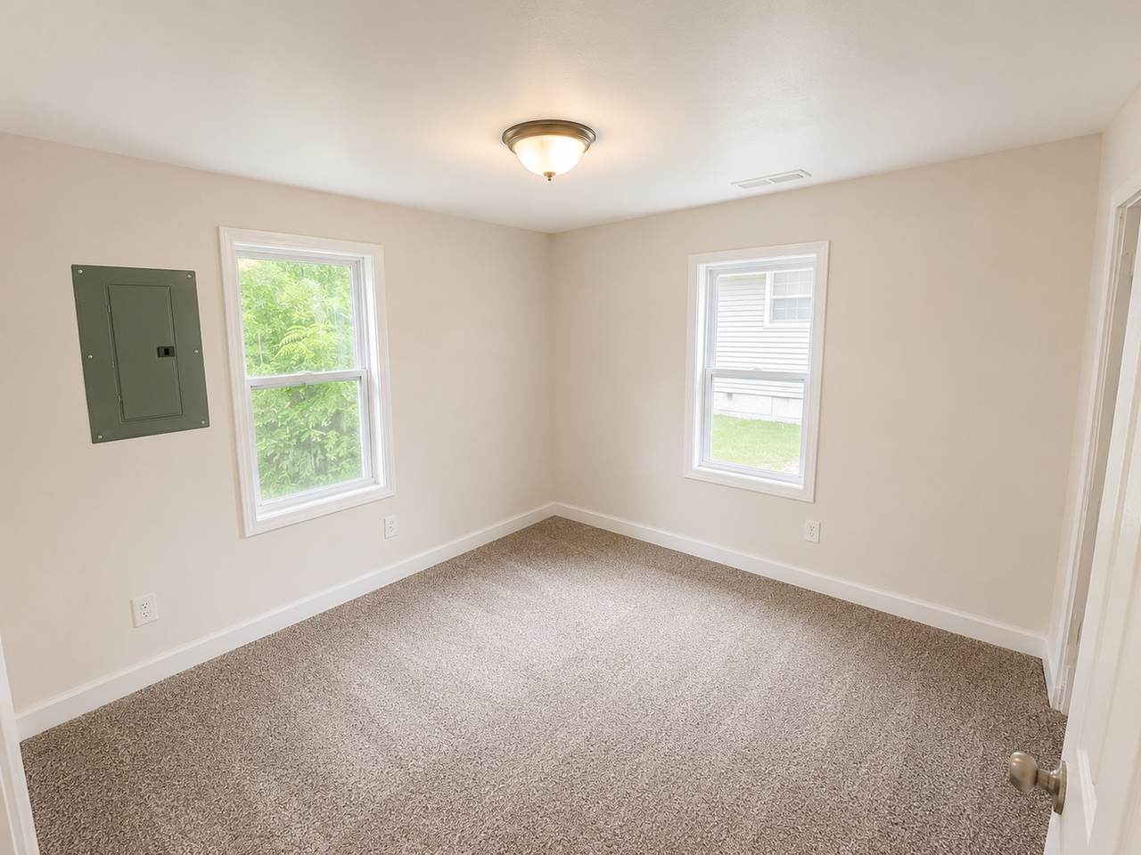 1808 Mullens Ave - Photo 2 of 8