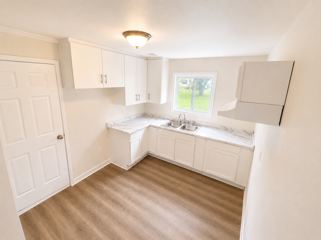 1808 Mullens Ave - Photo 4 of 8