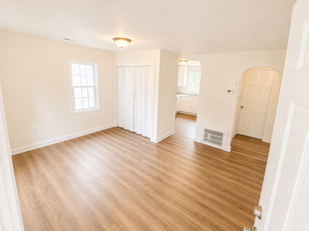 1808 Mullens Ave - Photo 5 of 8