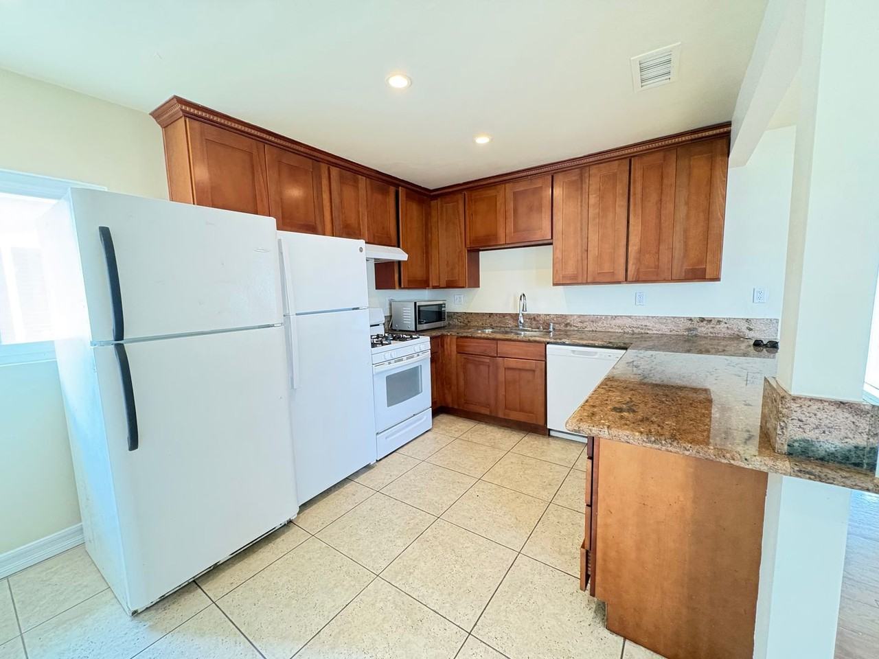 5114 63rd St - Photo 3 of 16