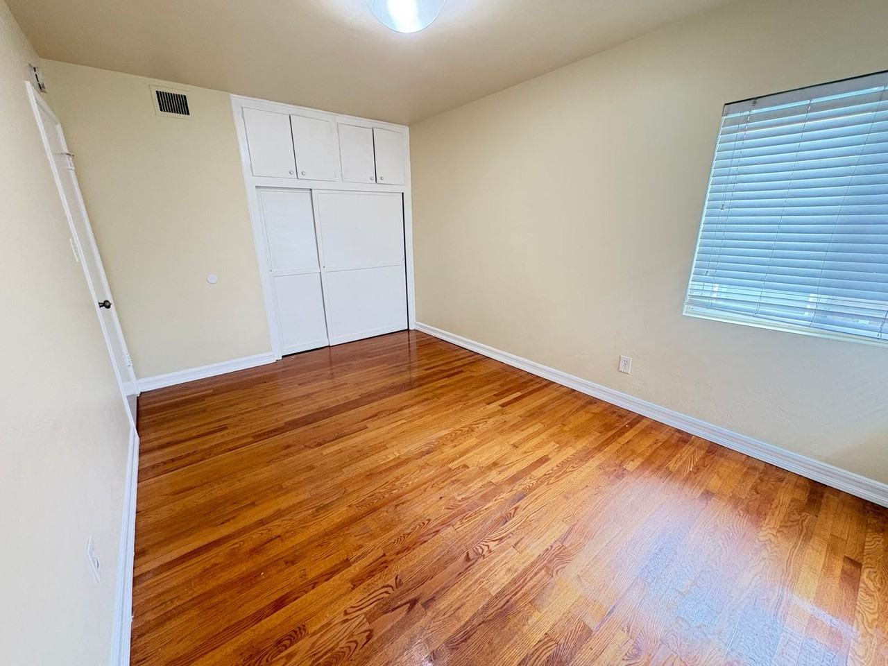 5114 63rd St - Photo 6 of 16