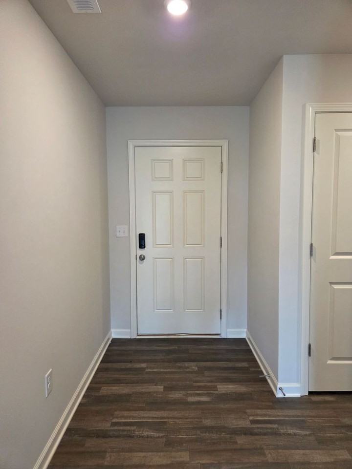 132 Elegance Way - Photo 2 of 33