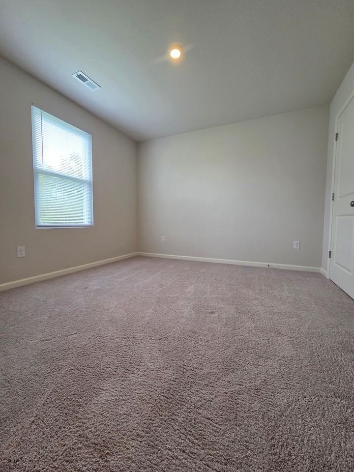 132 Elegance Way - Photo 7 of 33
