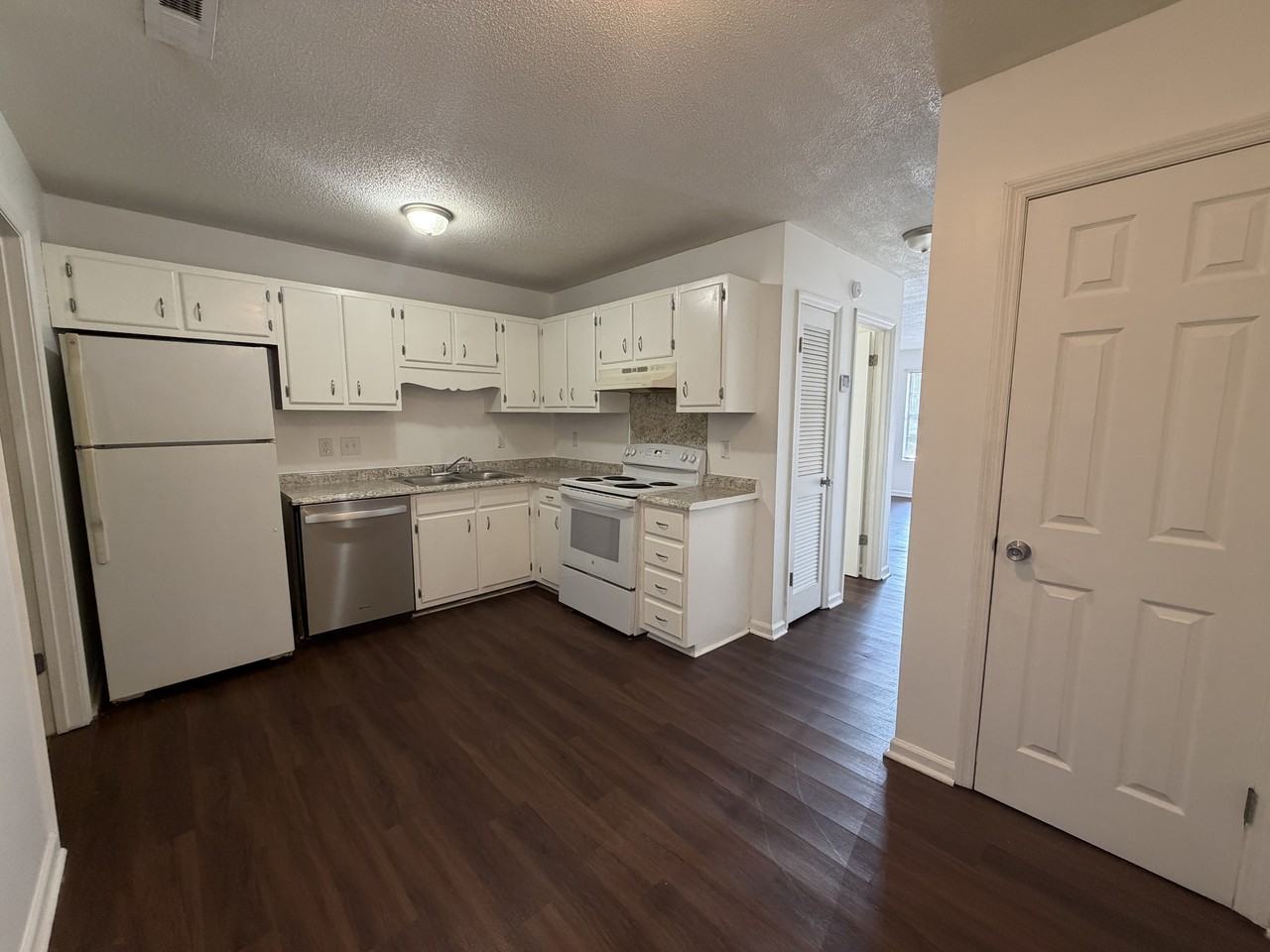 112 Kimeran Ln Apt C #C - Photo 6 of 8