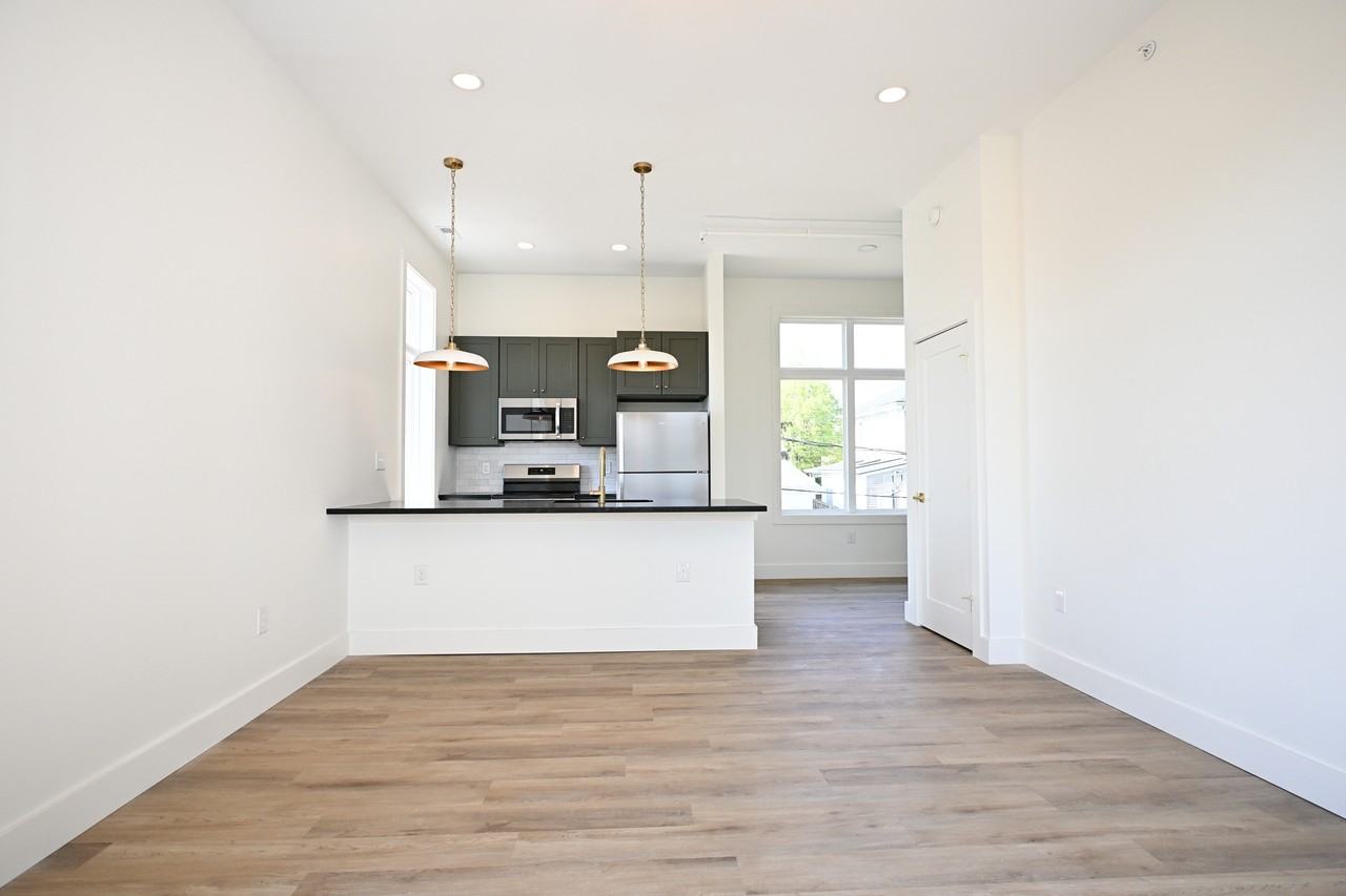 2307 Bedford Ave #8 - Photo 2 of 12