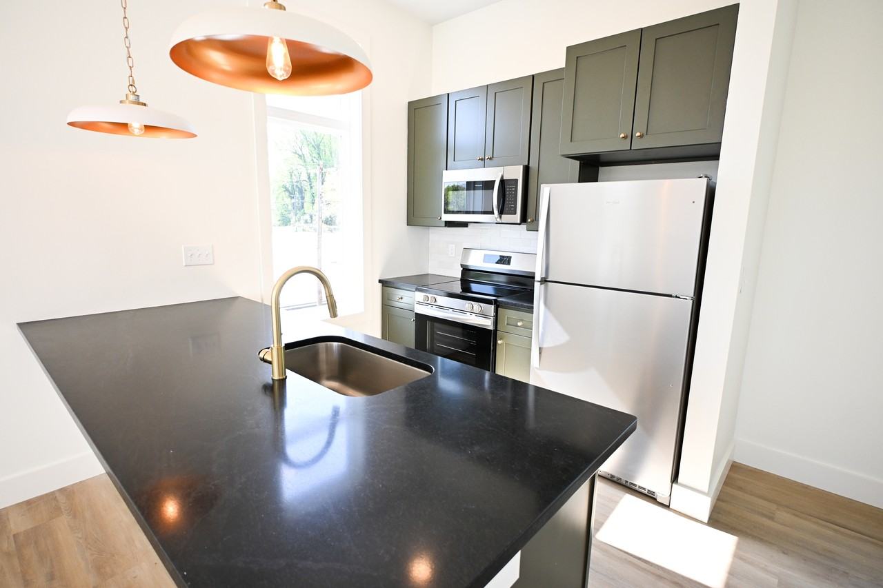 2307 Bedford Ave #8 - Photo 3 of 12
